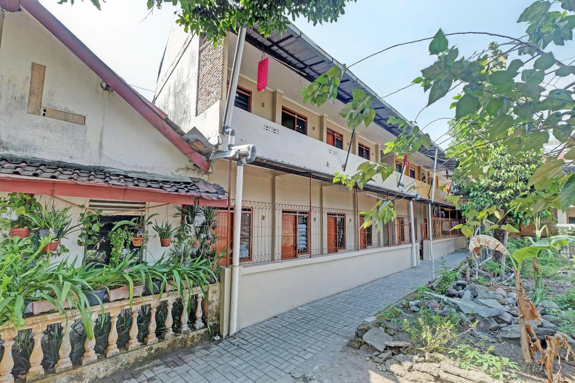 Spot On 92934 Nusantara Syariah ยอกยาการ์ตา ภายนอก รูปภาพ